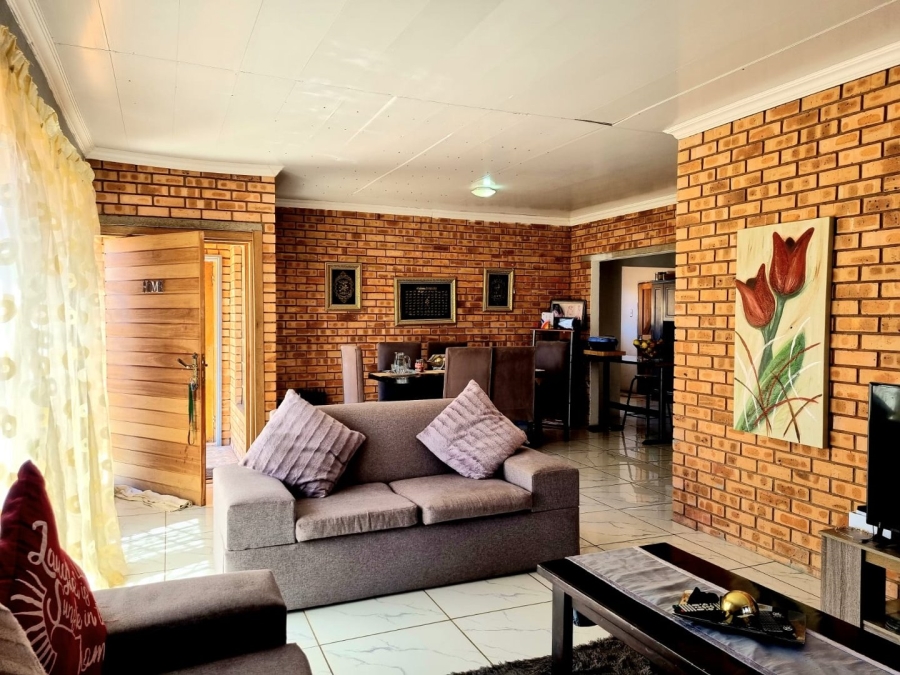 3 Bedroom Property for Sale in Square Hill Park Northern Cape